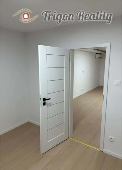 Na predaj 3-izbový byt, 65 m², Komárno