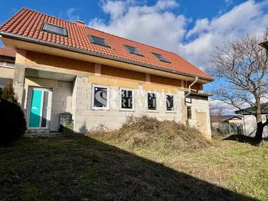 Na predaj pozemok, 105 m², Kolíňany, Hlavná