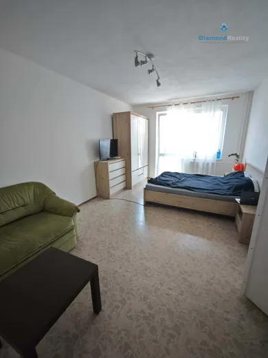 Na prenájom 1-izbový byt, 41 m², Senica, Svobodu