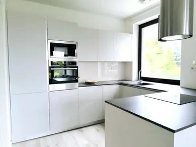 Na prenájom 2-izbový byt, 67 m², Bratislava-Staré Mesto, Hriňovská