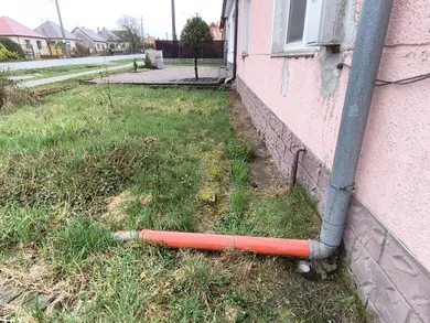 Na prenájom dom, Jablonica