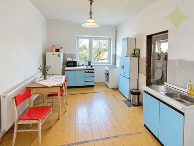 Na predaj 3-izbový dom, 63 m², Prievidza, Školská