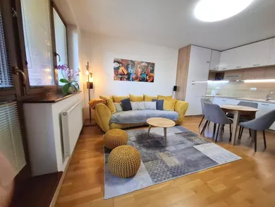 Na predaj 3-izbový byt, 75 m², Veľká Lomnica, Lipová