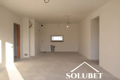 Na predaj 4-izbový dom, 103 m², Láb, Leknová ulica