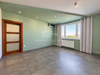 Na prenájom 3-izbový byt, 59 m², Komárno, Ul. biskupa Királya