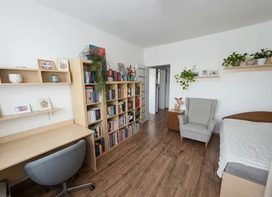 Na predaj 4-izbový byt, 105 m², Levice, Ružová