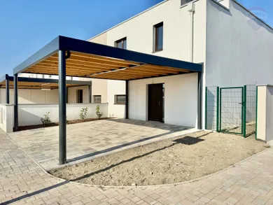 Domy na sprzedaż, 5-pokojowe, Dunajská Streda · €235 000