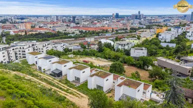Na predaj 4-izbový dom, 203 m², Bratislava-Nové Mesto, Svätovavrinecká
