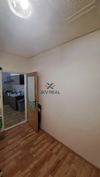 Na predaj 4-izbový byt, 82 m², Komárno