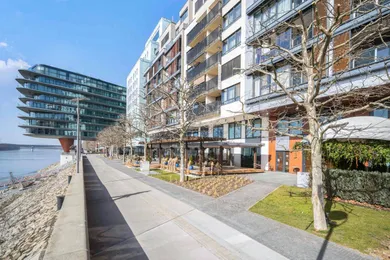 Obiekty na sprzedaż, Bratislava-Staré Mesto · €50 000