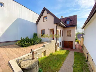 Na predaj 5-izbový dom, 184 m², Kátlovce