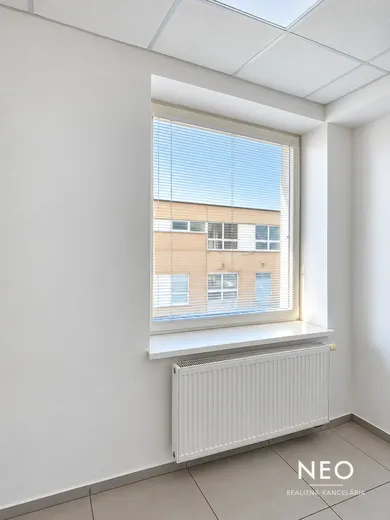 Na prenájom objekt, 12 m², Trnava, Priemyselná