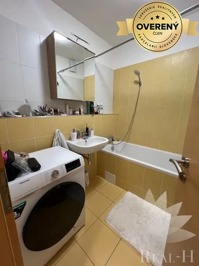 Na predaj 2-izbový byt, 57 m², Bratislava-Nové Mesto, Bajkalská