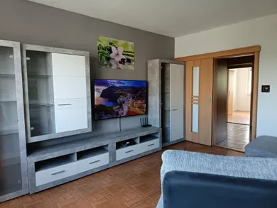 Byty na prenájom 3-izbový, Brezno · €600