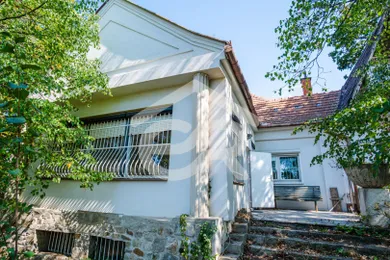 Eladó házak, 6-szobás, Nitra · €295 000