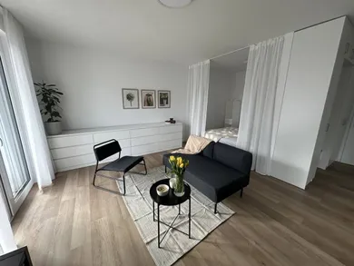 Byty na prenájom 1-izbový, Bratislava-Nové Mesto · €750