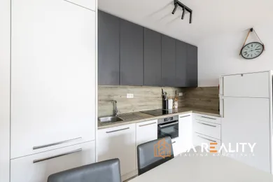 Na prenájom 2-izbový byt, 57 m², Bratislava-Nové Mesto, Račianska