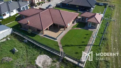 Domy na sprzedaż, 4-pokojowe, Košice-Krásna · €770 000