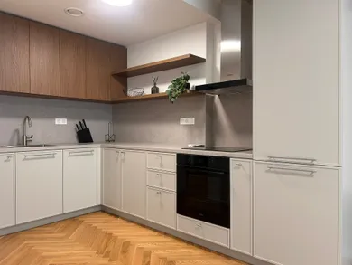 Na prenájom 1-izbový byt, 34 m², Bratislava-Staré Mesto