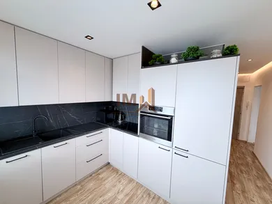 Na predaj 2-izbový byt, 60 m², Nové Zámky