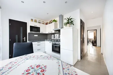Na predaj 2-izbový byt, 62 m², Dubnica nad Váhom, Centrum I.