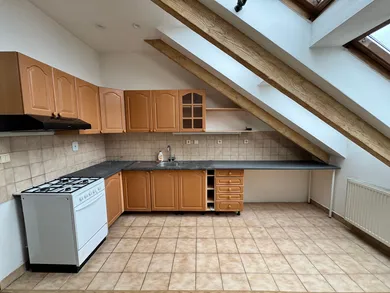 Byty na prenájom 3-izbový, Zvolen · €520