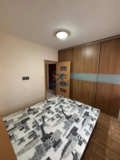 Byty na prenájom 3-izbový, Levice · €680