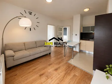 Na predaj 3-izbový byt, 51 m², Žilina, Obchodná