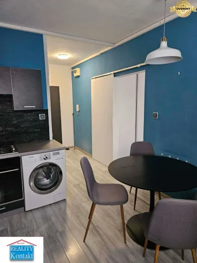 Na prenájom 1-izbový byt, 36 m², Nové Zámky