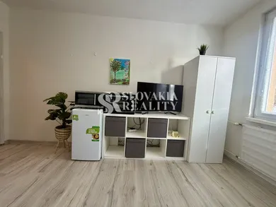 Na prenájom 1-izbový byt, 20 m², Nitra, Jurkovičová ul.