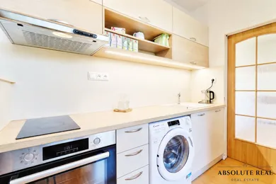 Na predaj 3-izbový byt, 70 m², Bratislava-Petržalka, Mlynarovičova