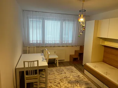 Na prenájom 3-izbový byt, 91 m², Trnava, Ulica Veterná