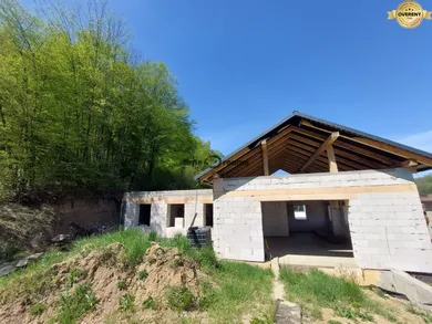Na predaj 5-izbový dom, 120 m², Zvolen