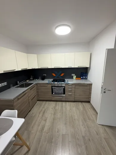 Na predaj 2-izbový byt, 52 m², Banská Bystrica, Komenského