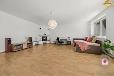 Na predaj 4-izbový byt, 121 m², Bratislava-Karlova Ves