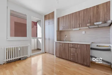 Na predaj 3-izbový byt, 70 m², Bratislava-Vrakuňa, Čiernovodská