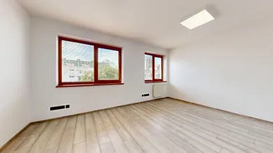 Na predaj komerčné, 22 m², Púchov, Námestie Slobody