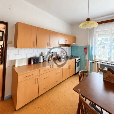 Na prenájom 4-izbový dom, 180 m², Levice, Ul. F. Hečku