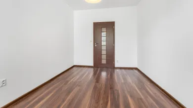 Na prenájom 3-izbový byt, 69 m², Bratislava-Karlova Ves