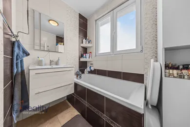 Na predaj 3-izbový byt, 64 m², Dunajská Streda, Dunajská