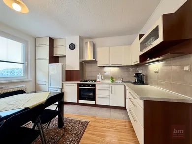 Kiadó lakások, 2-szobás, Bratislava-Dúbravka · €770