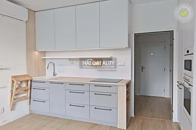 Na predaj 2-izbový byt, 38 m², Bratislava-Petržalka