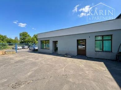 Na prenájom komerčné, 80 m², Holíč, Staničná