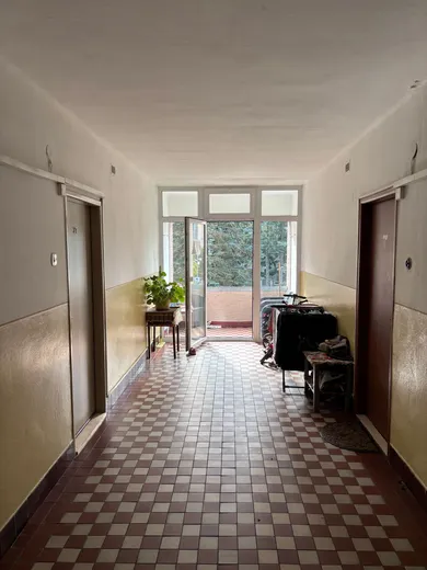 Na prenájom 1-izbový byt, 31 m², Handlová, 29. augusta