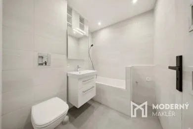 Na predaj 1-izbový byt, 24 m², Bratislava-Petržalka, Rovniakova