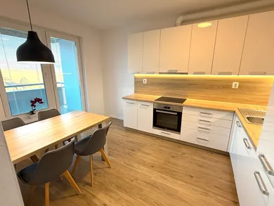 Eladó lakások, 2-szobás, Trenčín · €199 000
