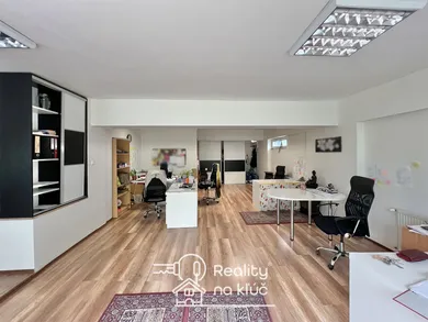 Komerčné priestory na prenájom, Nové Zámky · €500