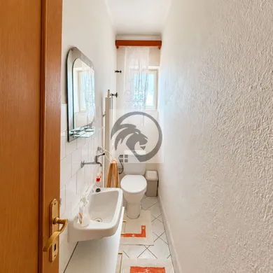 Na prenájom 4-izbový dom, 180 m², Levice, Ul. F. Hečku