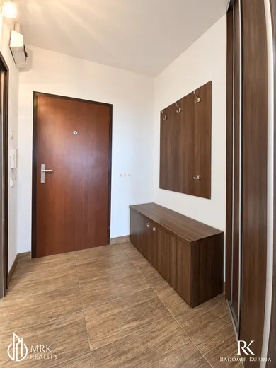 Na predaj 1-izbový byt, 38 m², Bratislava-Petržalka, Znievska