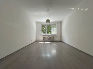 Квартиры в аренду, 3-комнатные, Žilina · €670